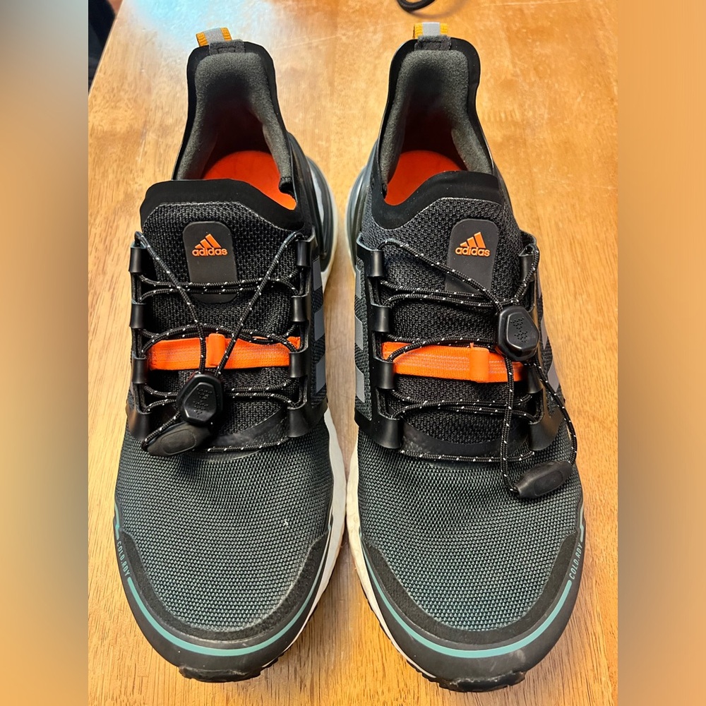 Men’s/boys size 7 Adidas tennis shoes